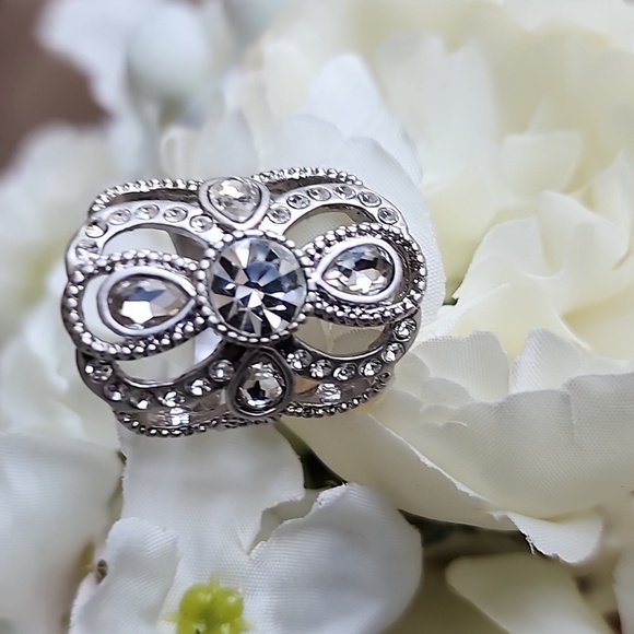 Lia Sophia Women's Ring Size 7 - Sterling Silver with gem stones - Picture 4 of 5